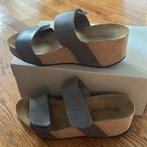 Neutral, color, cork, wedge